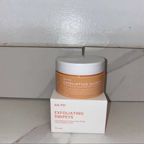 NIB $46 Go-To Face Exfoliating Swipeys 50 pads - Picture 15 of 16